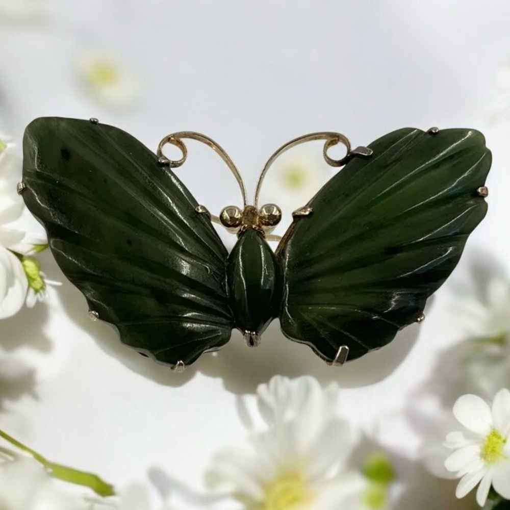 Carved Nephrite Butterfly Brooch Pin, Gold Vermeil Over Sterling, Makers Mark - Picture 8 of 8